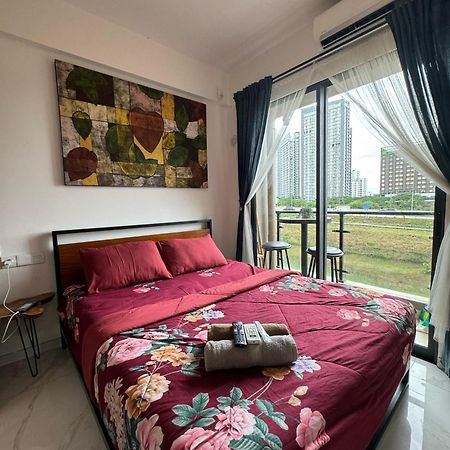 Stay N Cozy Apartemen Sky House Bsd By Sm Room Samporo Exterior photo