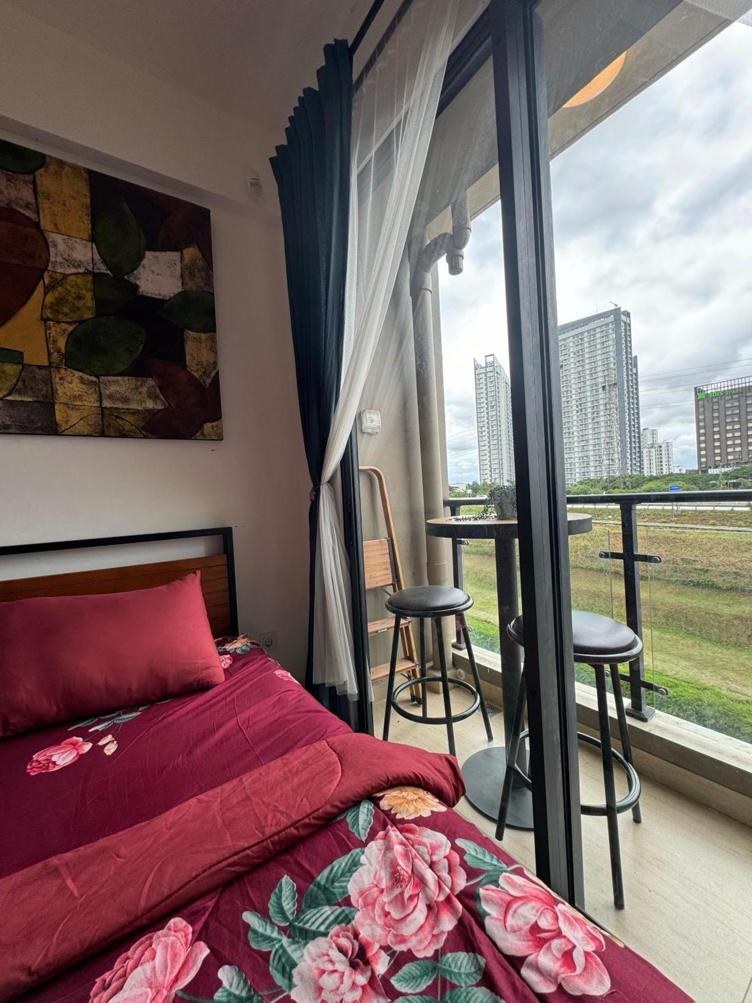 Stay N Cozy Apartemen Sky House Bsd By Sm Room Samporo Exterior photo